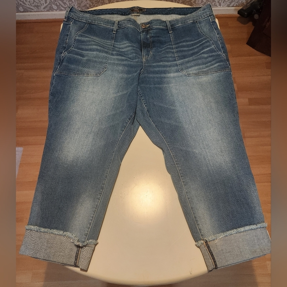 Torrid boyfriend crop jean